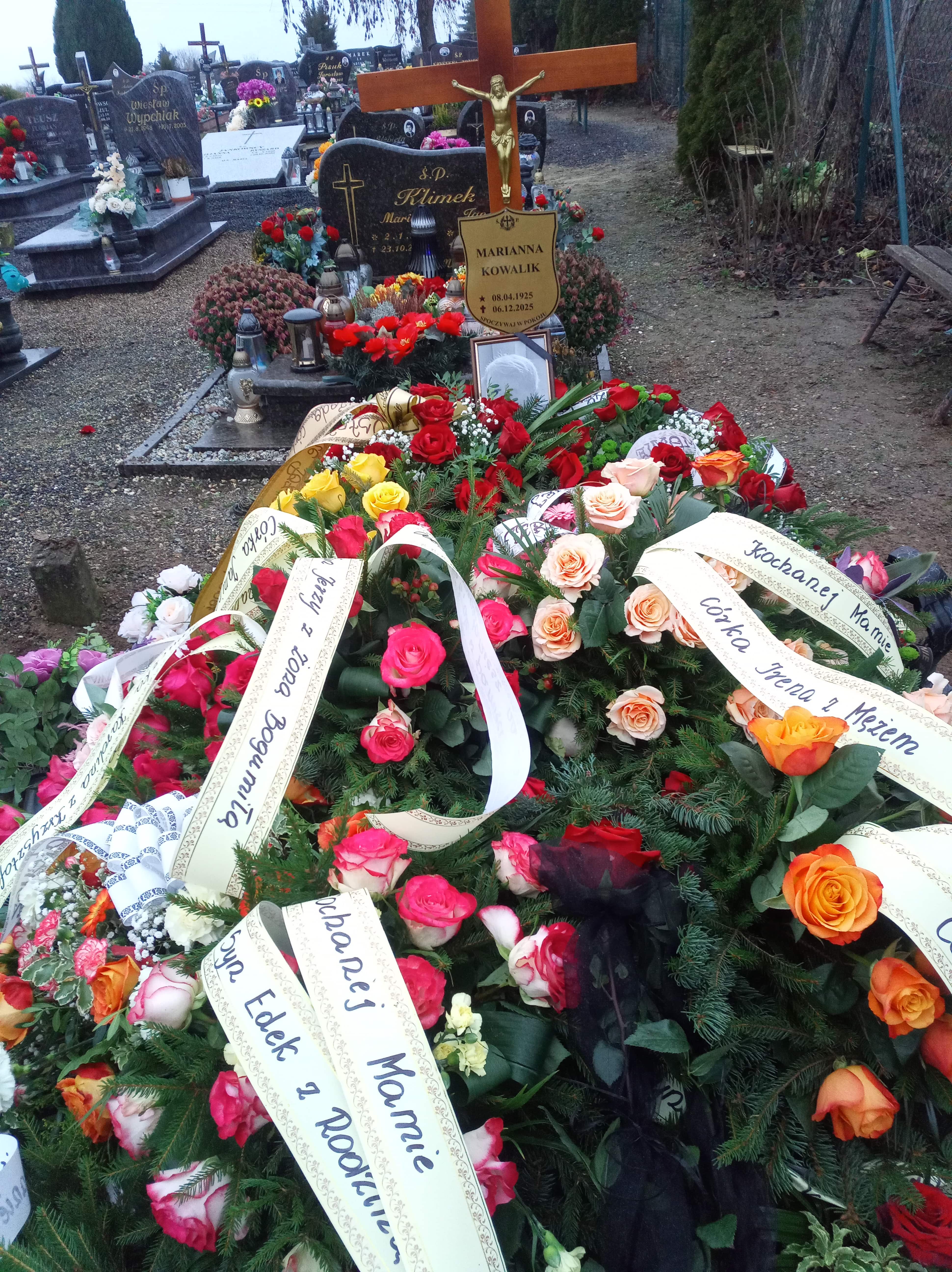 Grób Marianna Kowalik