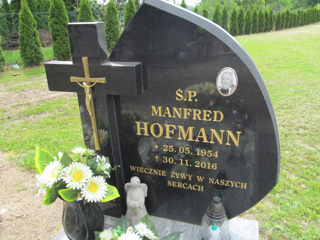 Manfred Paul Hofmann 1954 Debrzno - Grobonet - Wyszukiwarka osób pochowanych